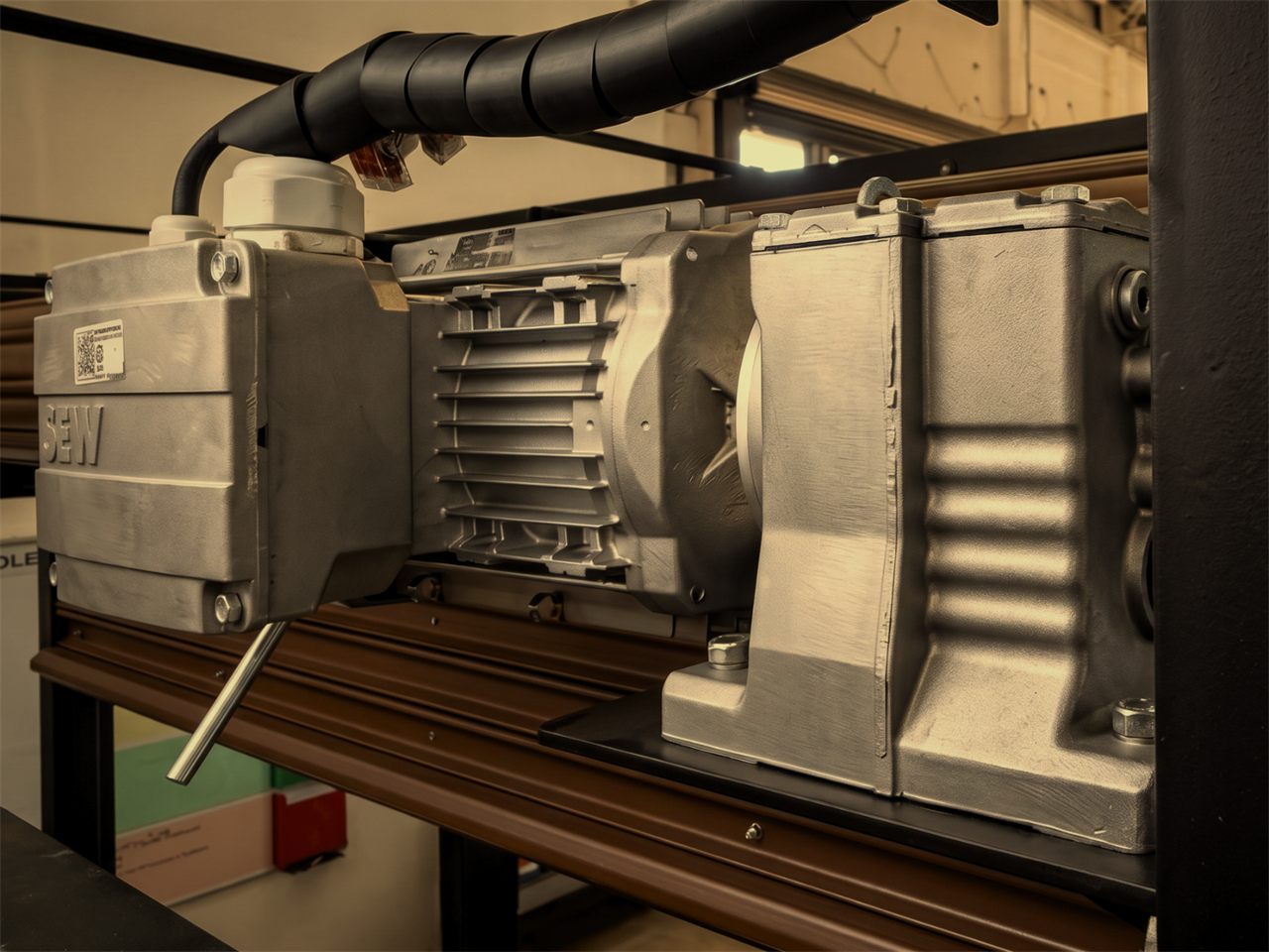 Motor SEW Eurodrive com caixa redutora — linha Hi.flo